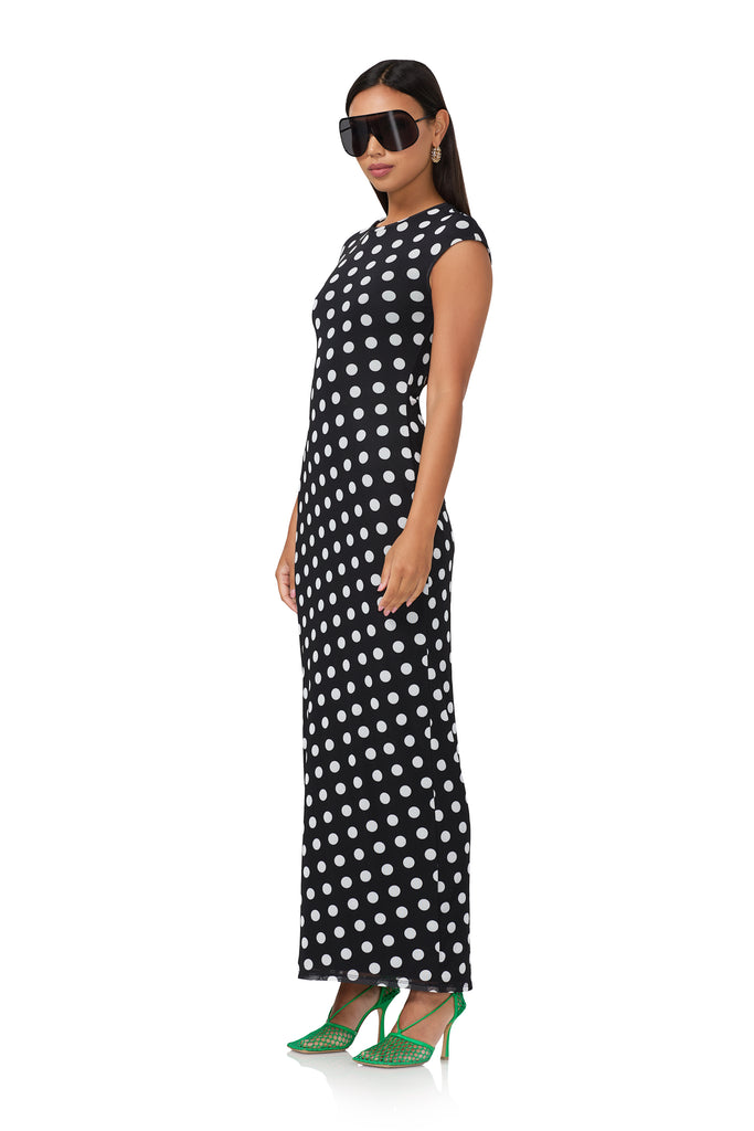 women's maxi length t-shirt shaped dress with capped sleeve in diagonal dot print